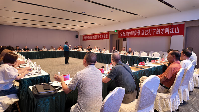 第二届巫山向氏奖学节大学生表彰会隆重举行